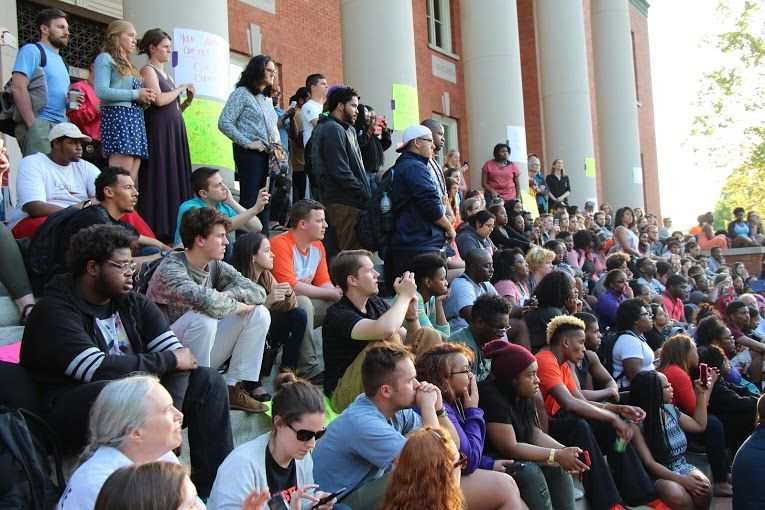 #ClemsonFive: Students arrested for occupying Sikes Hall, crowd of support grows larger