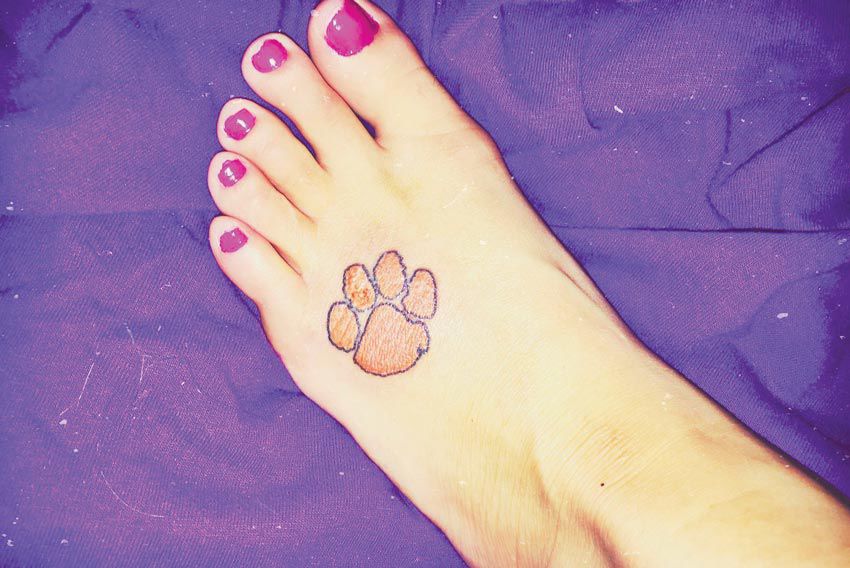 Student+sports+Clemson+paw+tattoo+after+National+Championship+victory