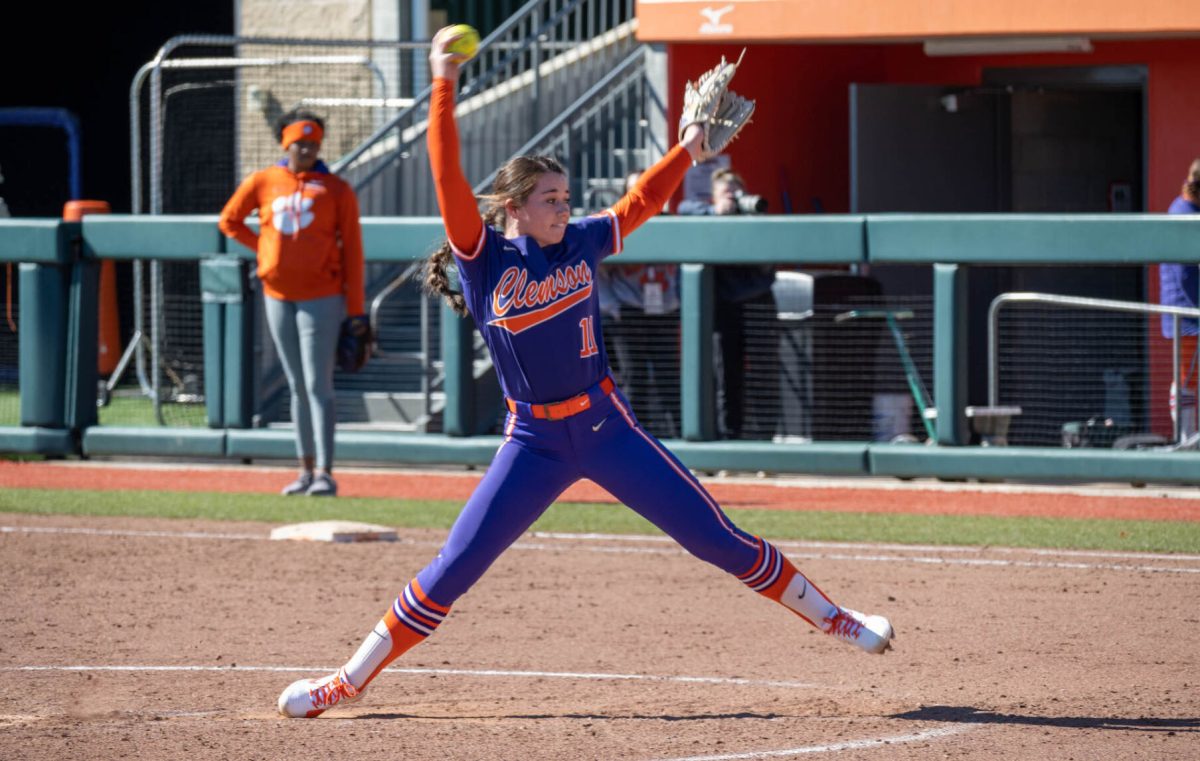 Clemson+softball+pitcher+Haylee+Whitesides+pitches+in+a+softball+scrimmage+on+Feb.+5%2C+2022.