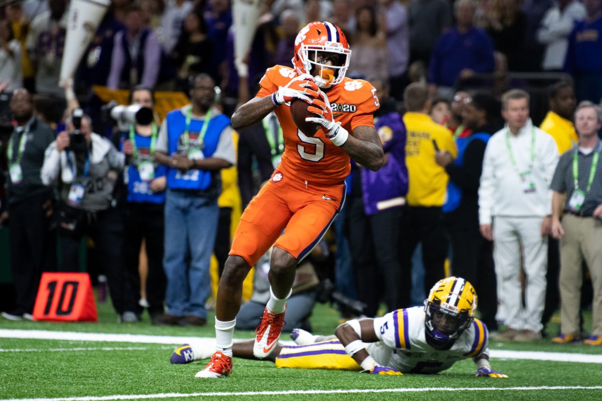 Former+Clemson+wide+receiver+Tee+Higgins+%285%29+catches+a+pass+versus+LSU+in+the+2020+National+Championship+game.