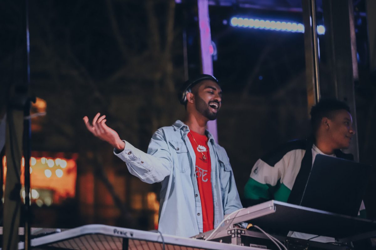Leading up to Seabash's entry, his DJ provided the crowd with several remixes of popular songs.