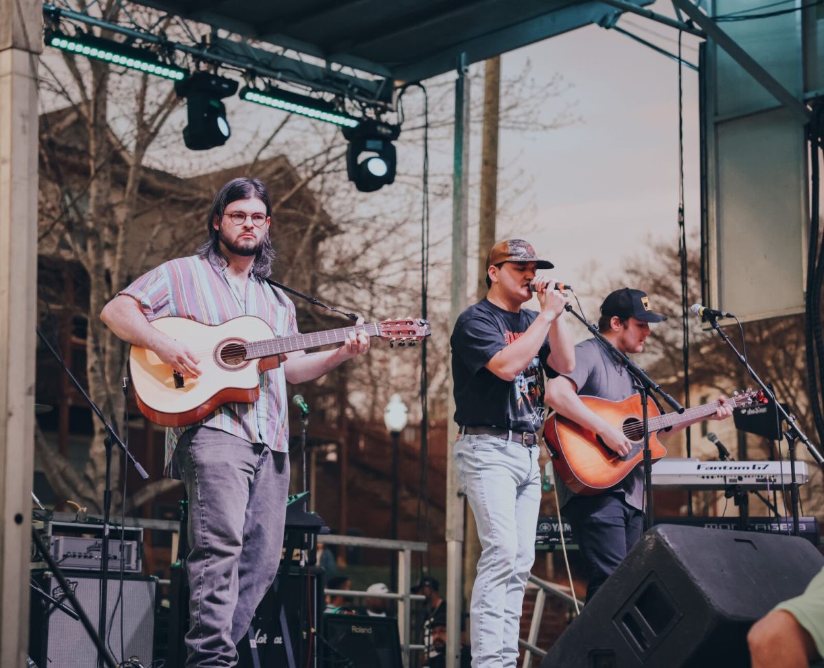 Holland's performance of the classic Train song, 'Drops of Jupiter' energized the crowd as they sang along.