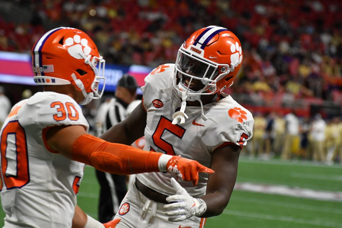 Clemson+defensive+end+K.J.+Henry+had+a+team-high+eight+tackles+against+No.+21+Wake+Forest+on+Sept.+24%2C+2022.%26%23160%3B