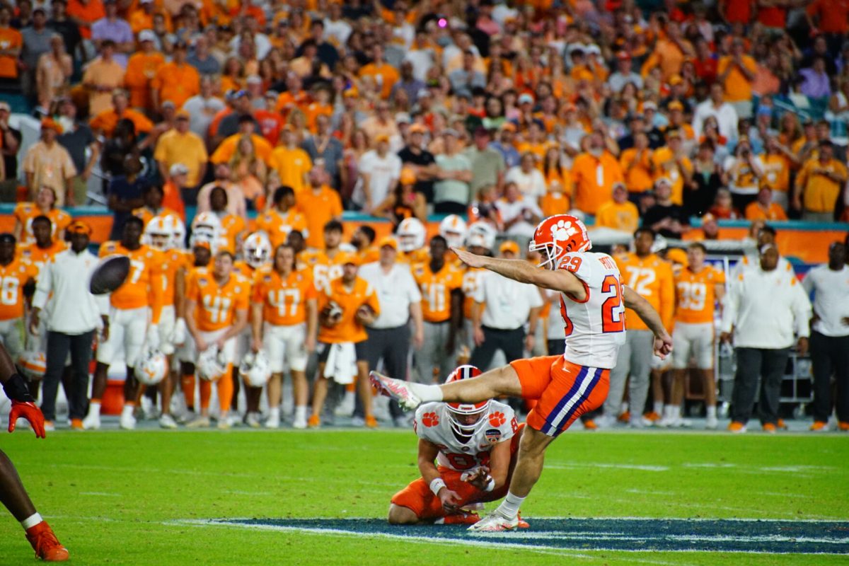 Clemson+kicker+B.T.+Potter+was+1%2F4+on+field+goals+in+the+first+half+of+the+2022+Orange+Bowl.%26%23160%3B