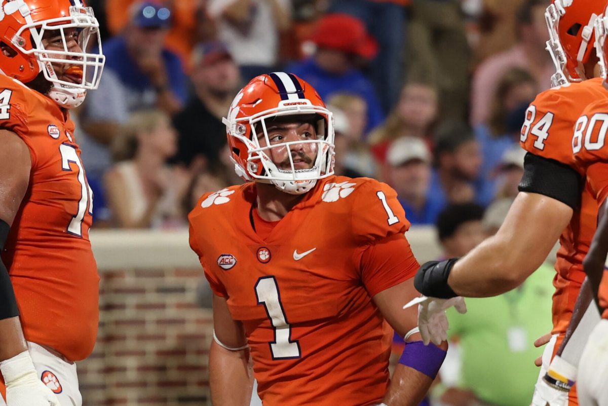 Clemson+running+back+Will+Shipley+%281%29+talks+with+his+teammates+during+the+Tigers+game+vs.+Louisiana+Tech+in+Memorial+Stadium+on+Sept.+17%2C+2022.