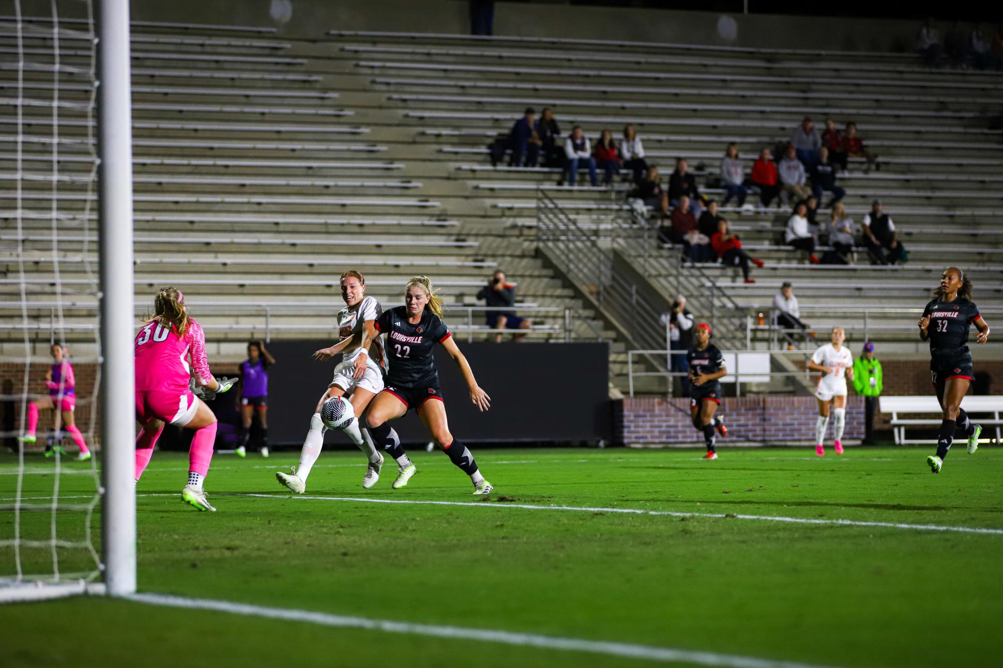 Pups on the pitch: No. 8 women's soccer shuts out Louisville