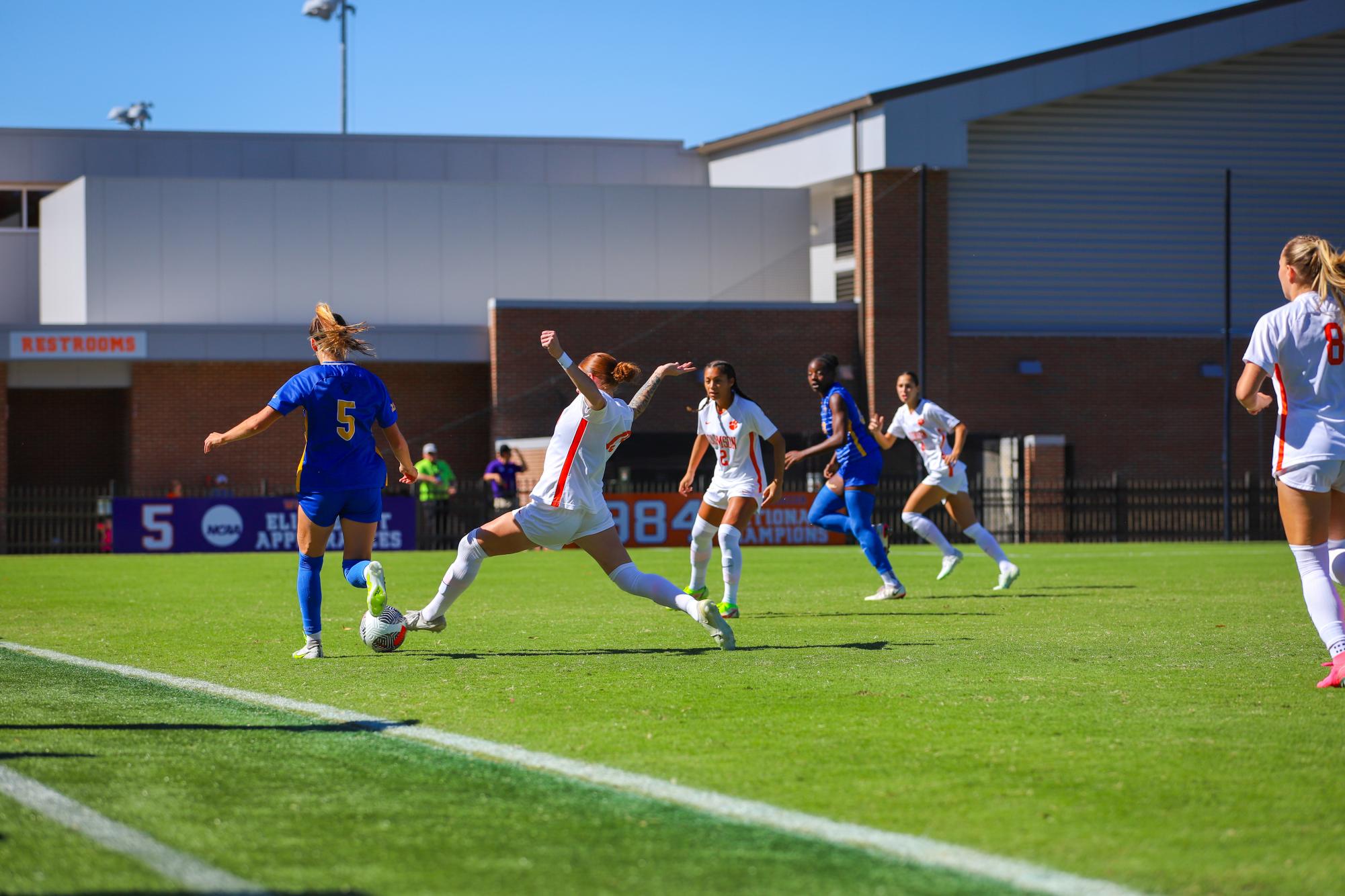Gallery: No. 8 women's soccer defeats No. 18 Pitt in senior day victory