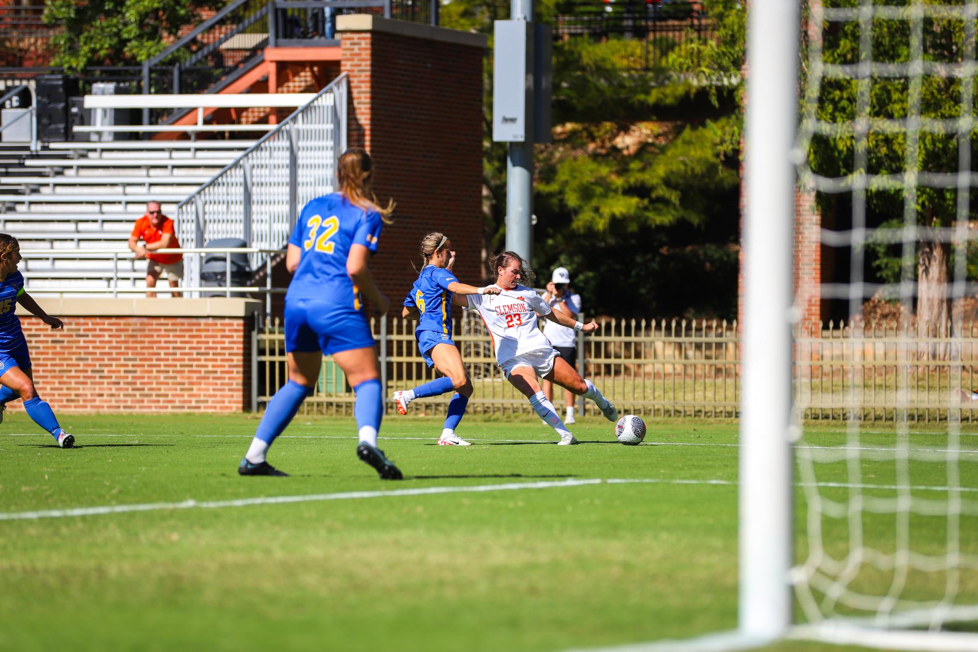 Gallery: No. 8 women's soccer defeats No. 18 Pitt in senior day victory