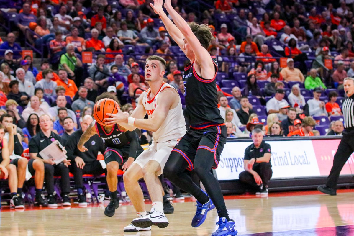Clemson guard Joseph Girard III was named player of the game against Alabama thanks to his 16 points, two steals, four assists and two rebounds.