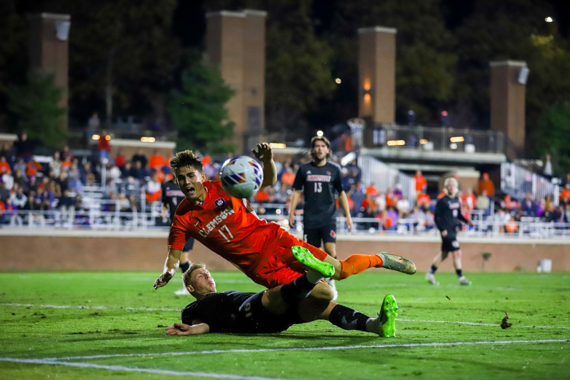 Gallery: Clemson dominates Louisville, advances to ACC Championship