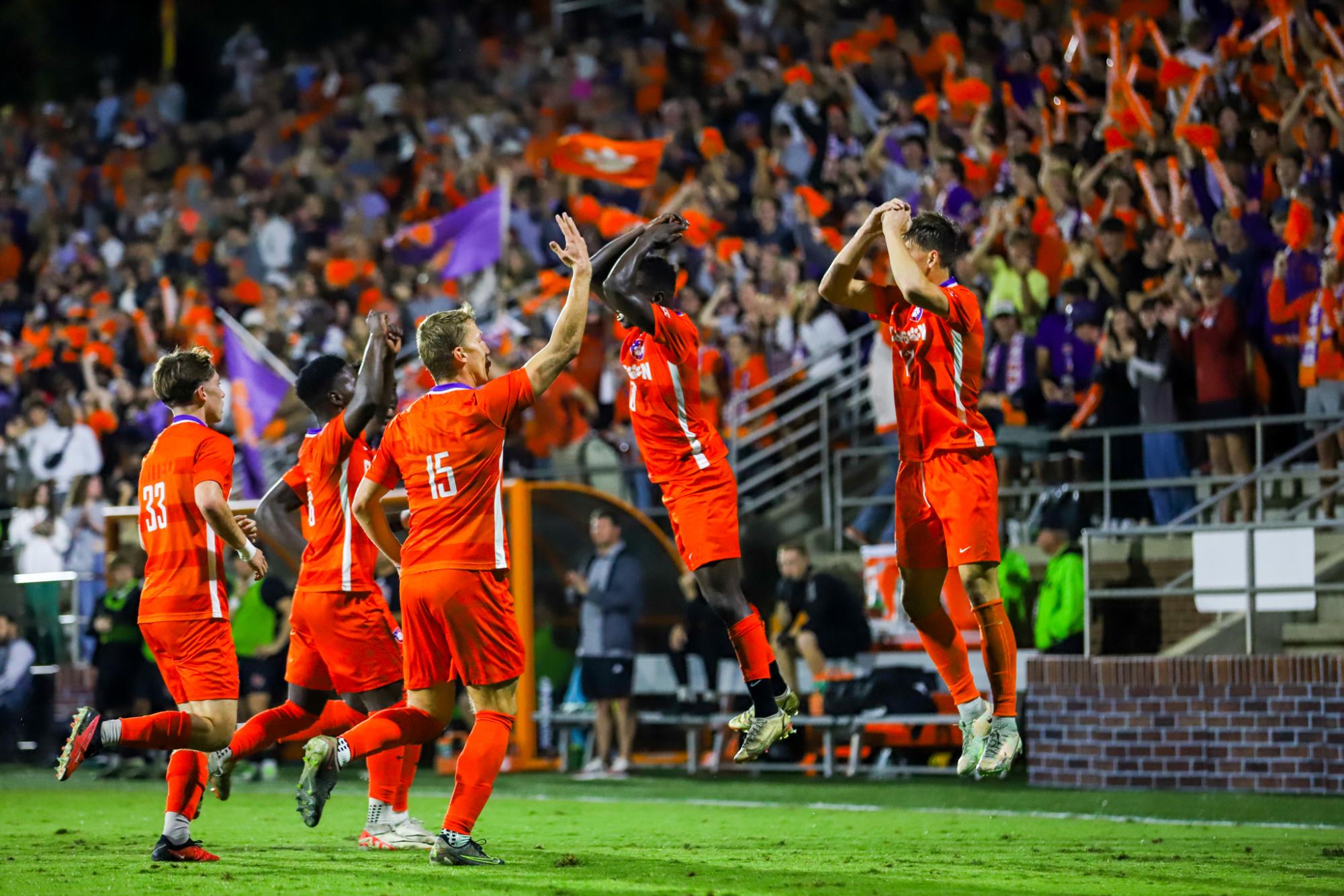 Gallery: Clemson dominates Louisville, advances to ACC Championship