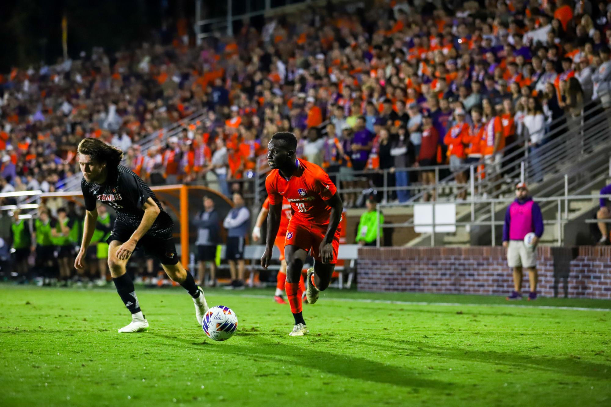Gallery: Clemson dominates Louisville, advances to ACC Championship
