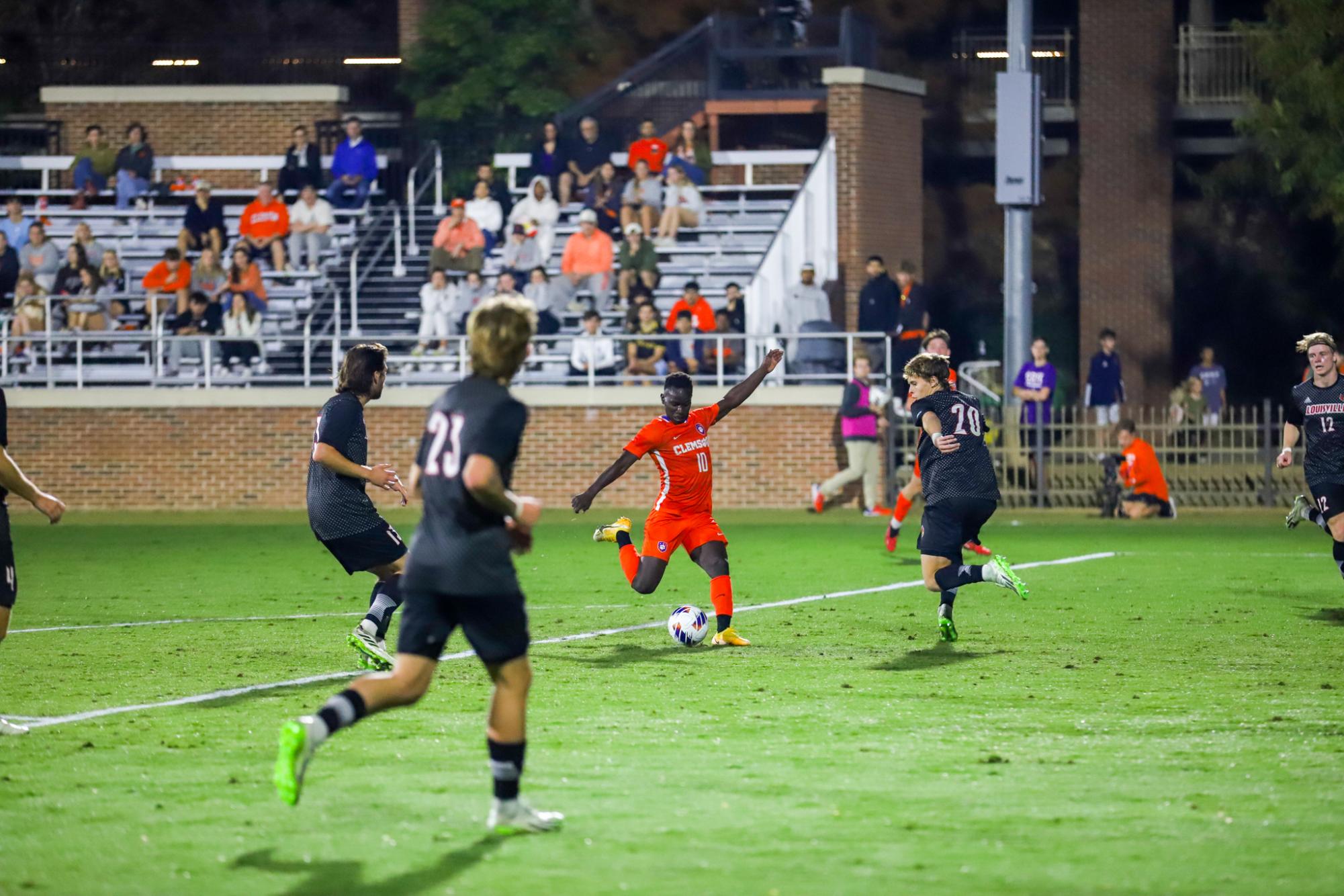Gallery: Clemson dominates Louisville, advances to ACC Championship
