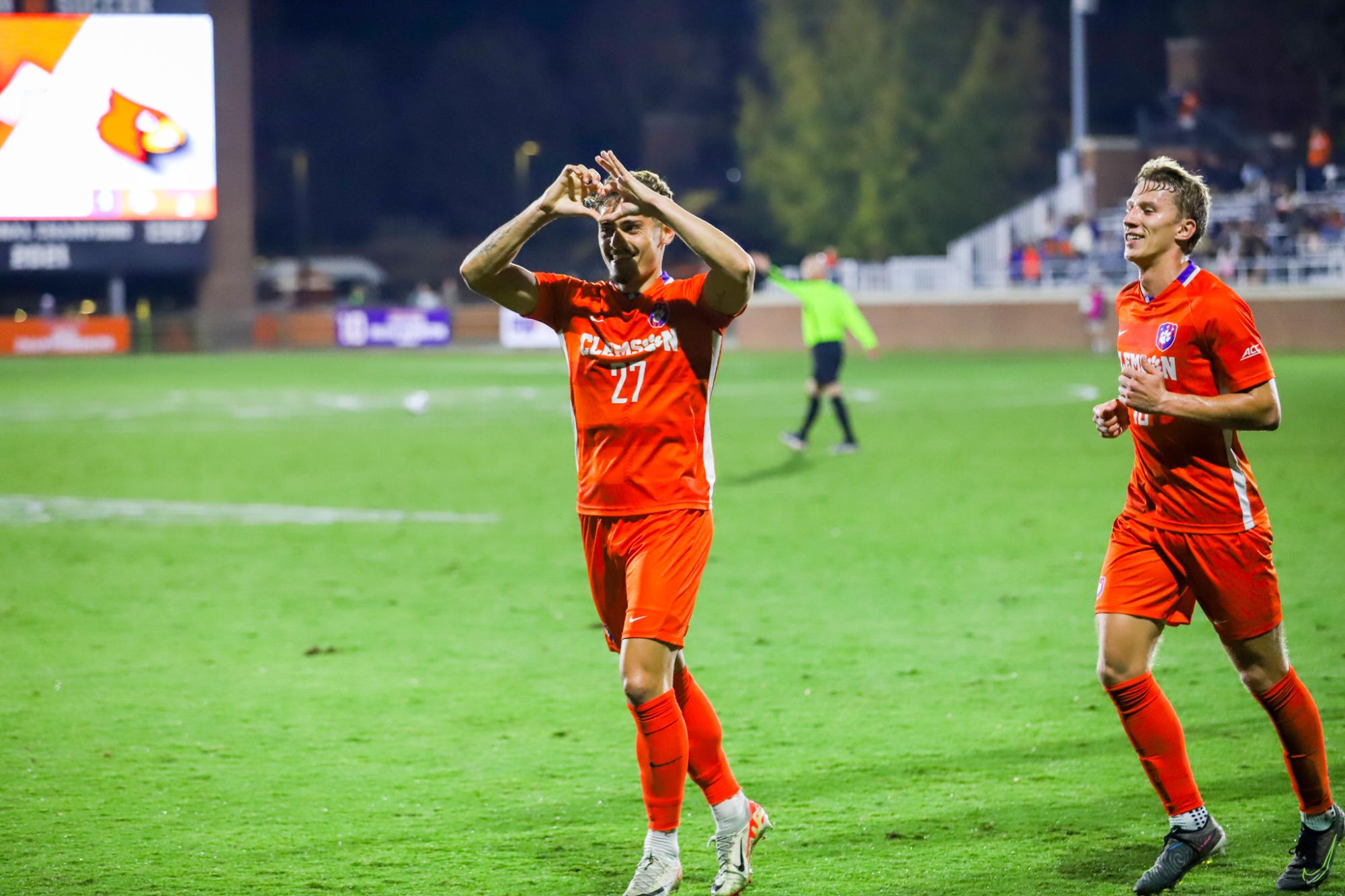 Gallery: Clemson dominates Louisville, advances to ACC Championship