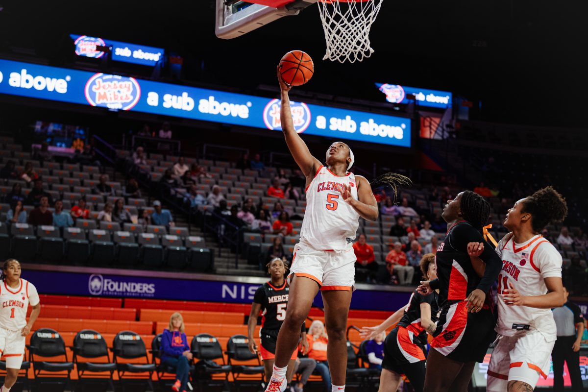 Graduate forward Amari Robinson led the way for Clemson with 19 points and seven rebounds to seal the Tigers 90-66 victory over the Mercer Bears.