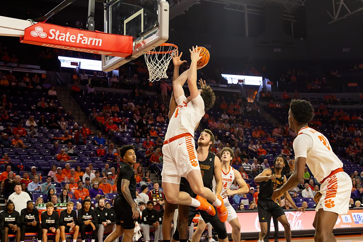 Junior+forward+Ian+Schieffelin+helped+set+the+Tigers+up+for+success+early%2C+scoring+16+points+for+Clemson+in+its+2023-2024+opener.