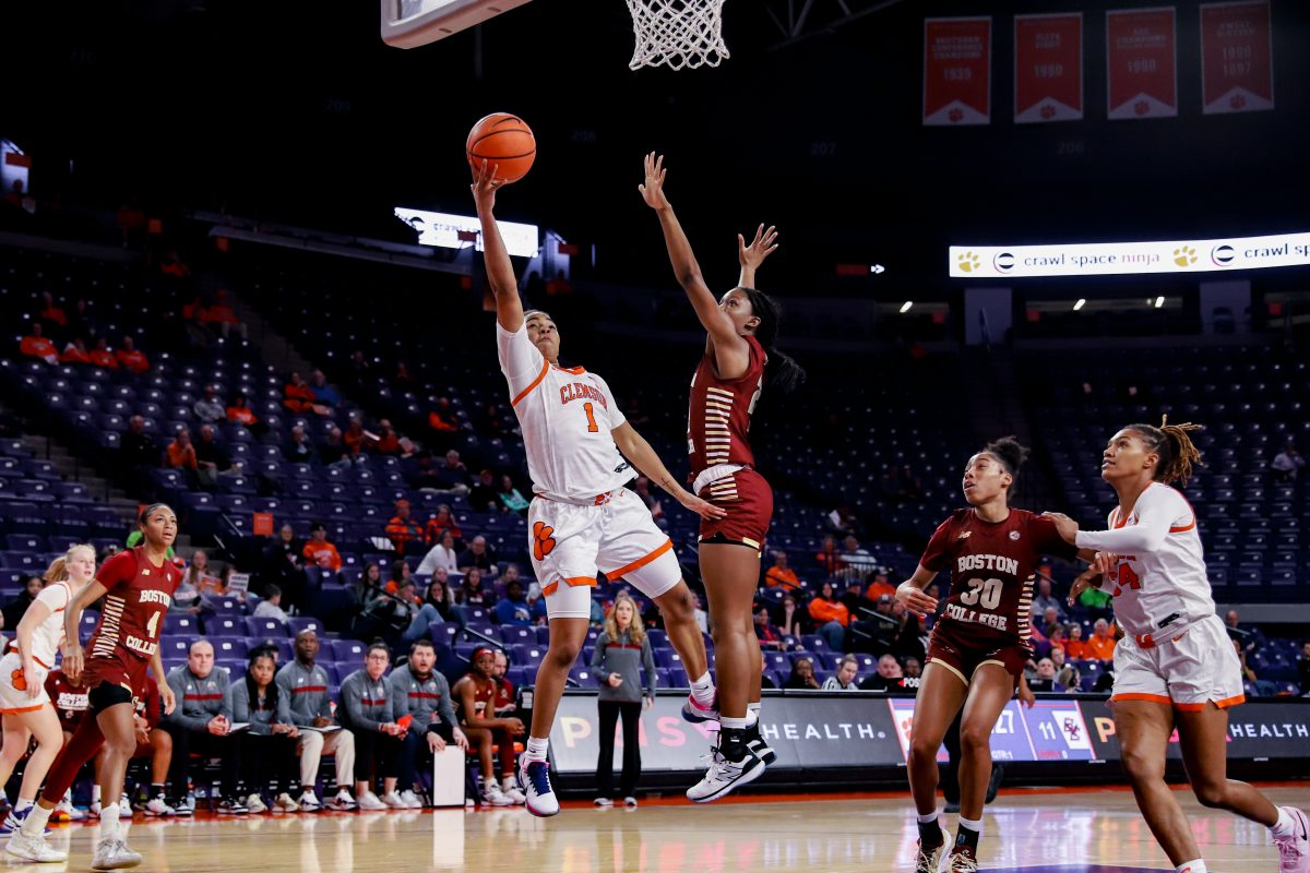 Clemson+guard+Dayshanette+Harris+led+the+Tigers+in+assists+with+six+and+scored+22+points+in+Clemsons+overtime+loss+to+Miami.