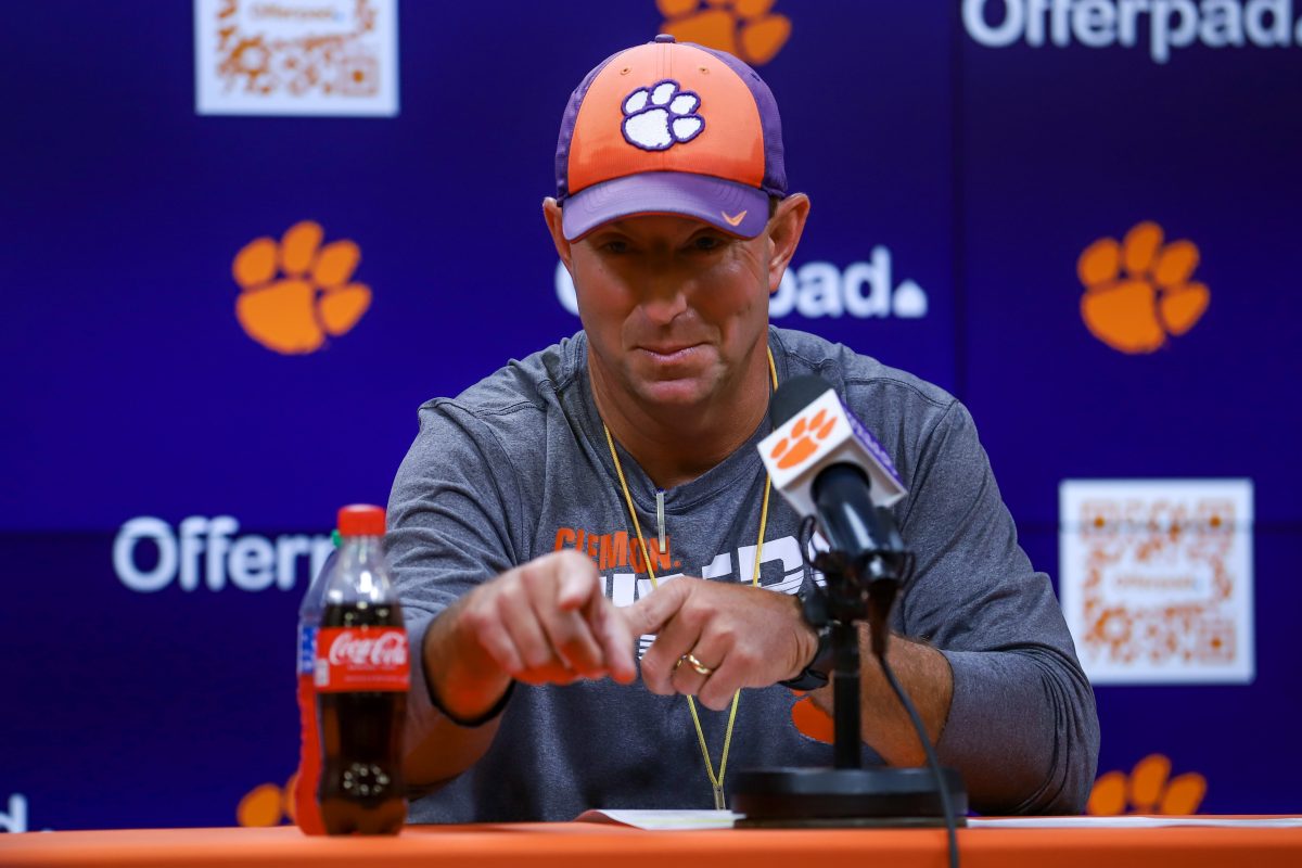 After+offering+safety+Tae+Harris+just+one+day+after+he+decommitted+from+Georgia%2C+head+coach+Dabo+Swinney+moved+Clemson+ahead+on+his+shortlist+of+schools%2C+leading+to+his+commitment+to+the+Tigers+earlier+this+week.+