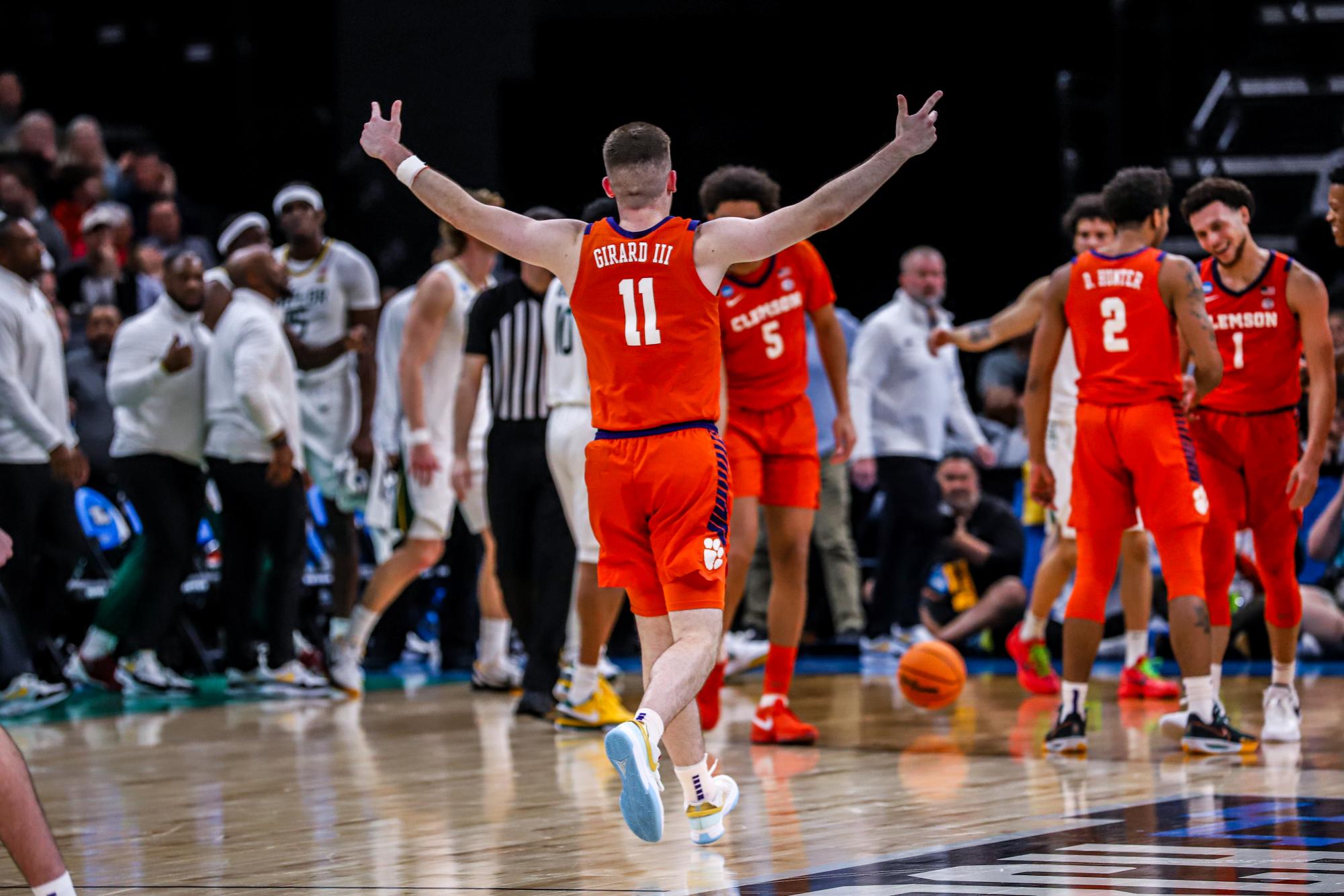 Galley: Clemson upsets Baylor in second round of NCAA Tournament