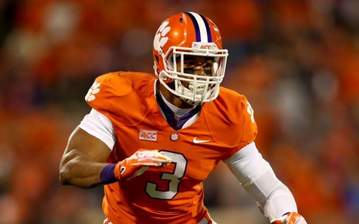 Vic Beasley played at Clemson from 2010-2014 and racked up 67 tackles, 48 tackles for loss, 30 sacks and seven forced fumbles in his time here. He was drafted with the 8th overall pick in the 2015 NFL Draft.