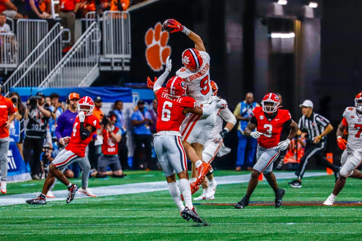 Tight end Jake Briningstool makes a one handed catch over a Georgia defender during Clemson's season opener against Georgia on Saturday, Aug. 31.