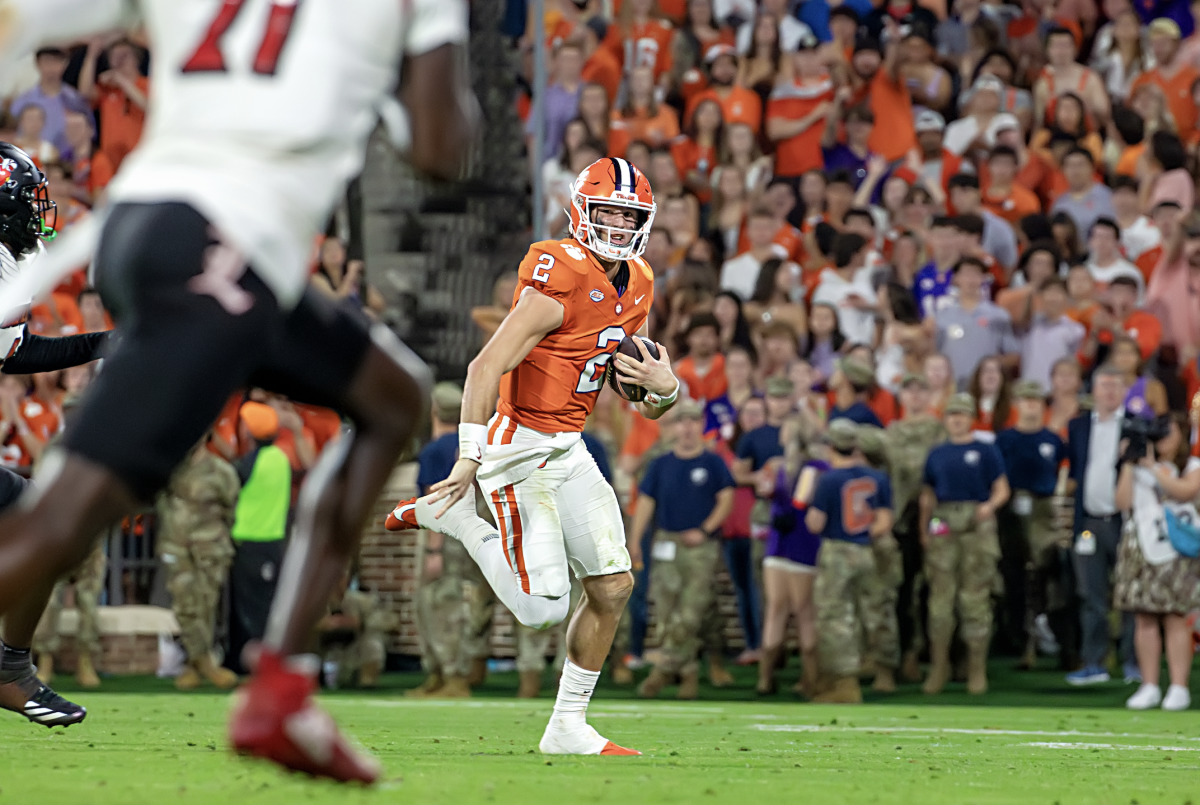 Clemson quarterback Cade Klubnik's 50-yard rush in the late stages of the fourth quarter helped the Tigers beat Pittsburgh, 24-20.