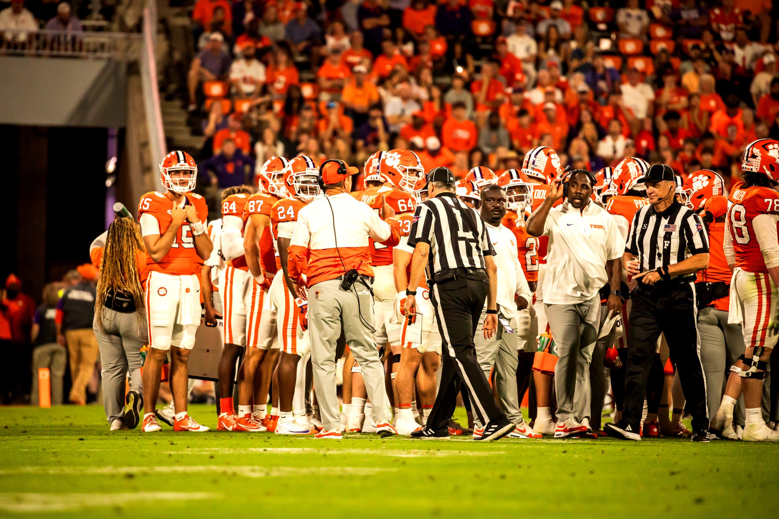 The No. 11 Clemson Tigers fell in disappointing fashion to the Louisville Cardinals at Memorial Stadium on Nov. 2. 