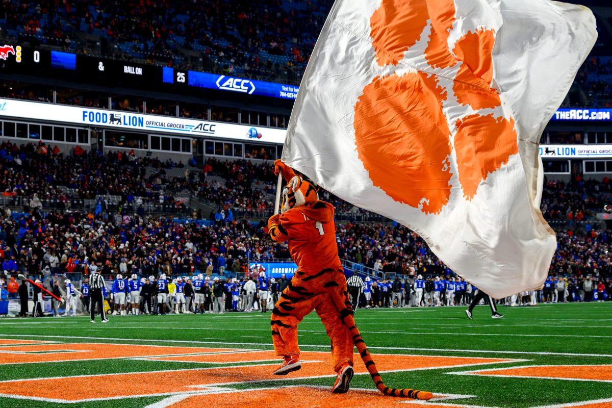 The Clemson Tigers picked up their first transfer of the offseason, acquiring wide receiver Tristan Smith. 