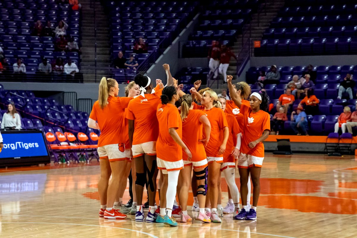 The Clemson women's basketball team snapped its four-game losing streak with a win over the Miami Hurricanes at Littlejohn Coliseum on Thursday night. 