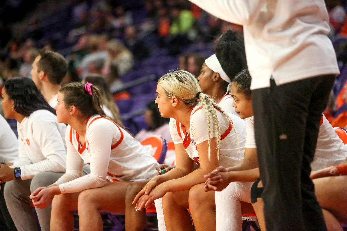 The Clemson women's basketball team couldn't pull off the upset against the No. 13 North Carolina Tar Heels, losing its fourth straight game. 