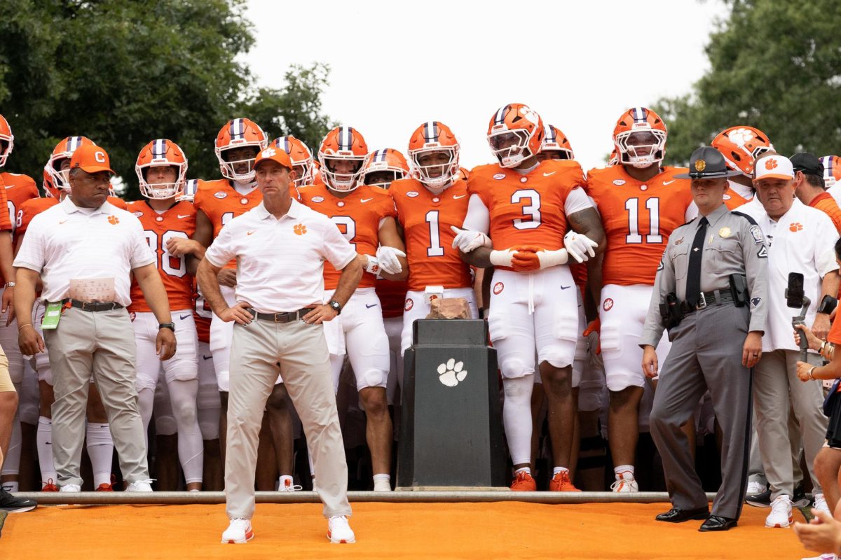 Clemson is losing to Troy at halftime at Memorial Stadium, struggling to get the ball moving.